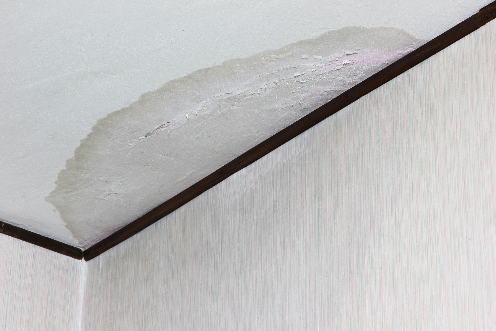 Hidden Water Damage Signs in Ventura County Homes